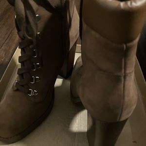 Steve Madden Brown Nubuck Beso Boots